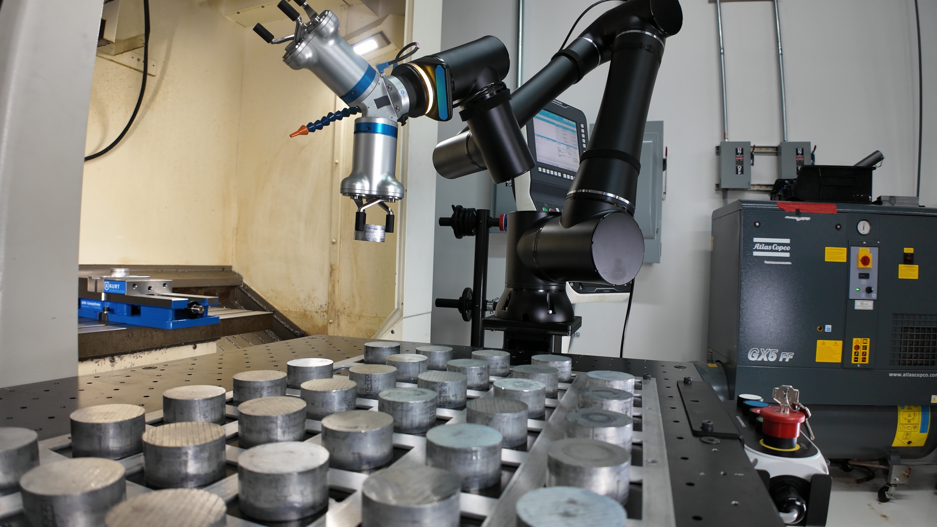 Standard Bots-pick and place Standard Bots-pick and place